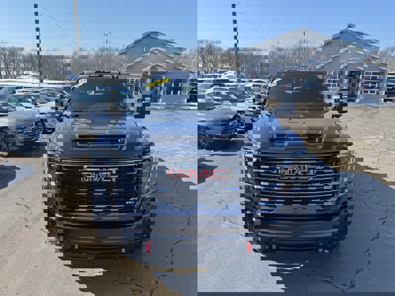 Used 2025 GMC Sierra 2500 AT4 w/ AT4 Premium Plus Package image 5