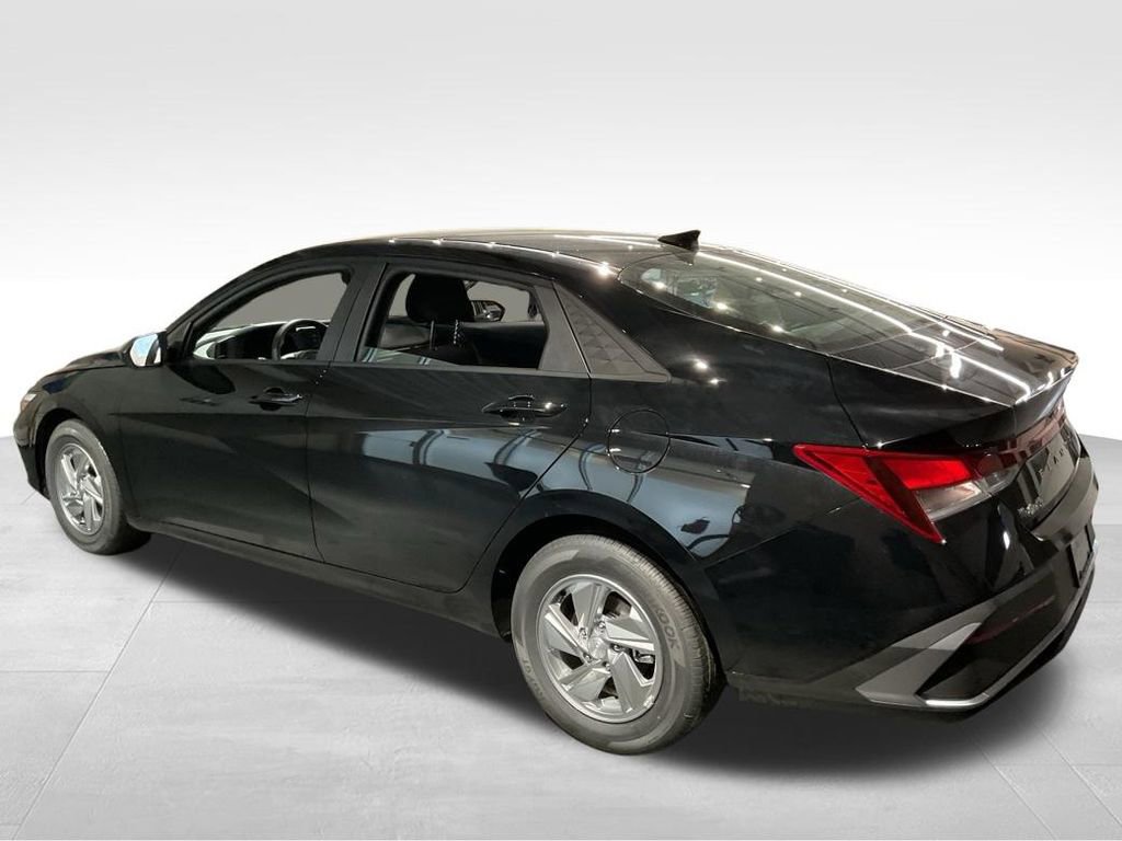 New 2026 Hyundai Elantra SE w/ Cargo Package image 6