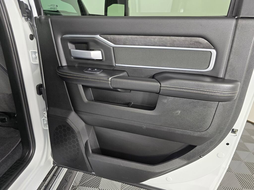 Used 2024 RAM 3500 Big Horn image 41