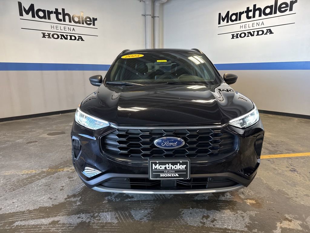 Used 2025 Ford Escape ST-Line image 2