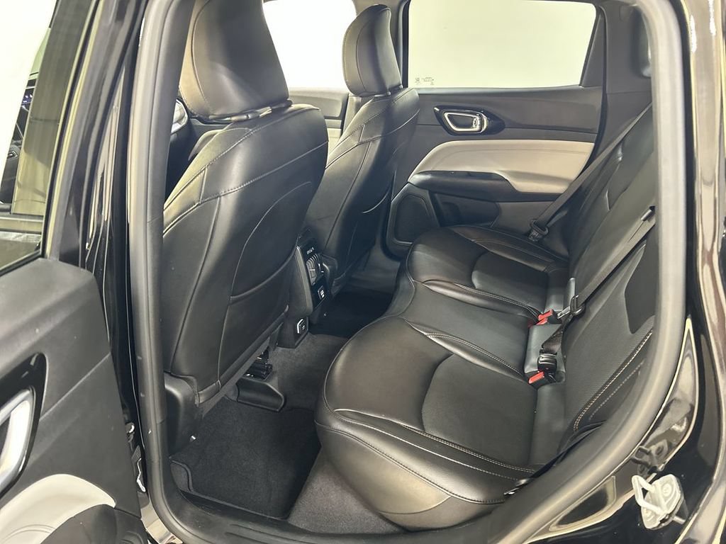 Used 2023 Jeep Compass Limited AWD/4WD image 17