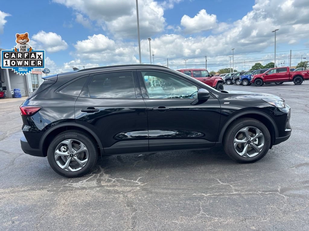 Used 2026 Ford Escape ST-Line w/ Cold Weather Package AWD/4WD image 6