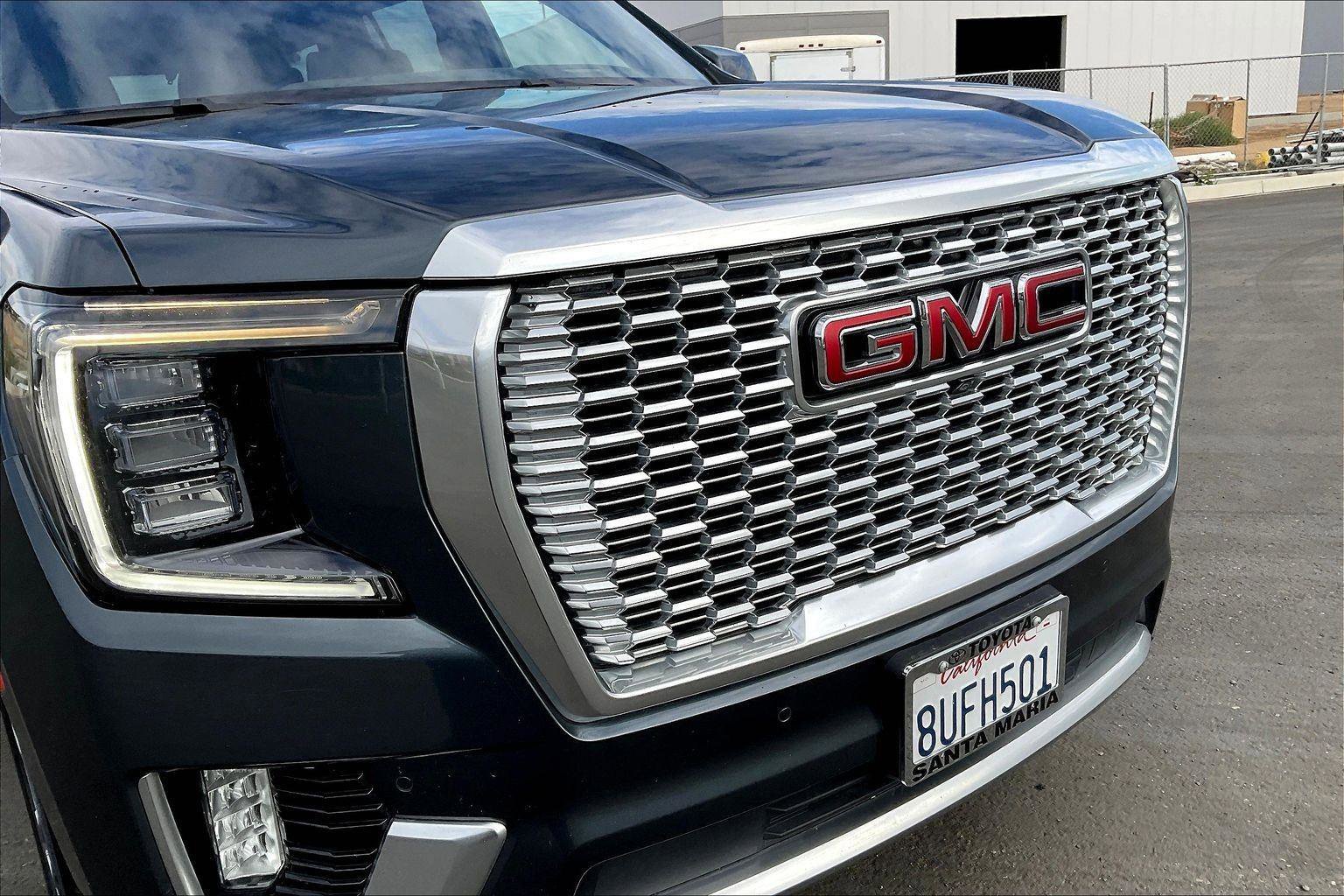 Used 2021 GMC Yukon Denali w/ Advanced Technology Package image 28