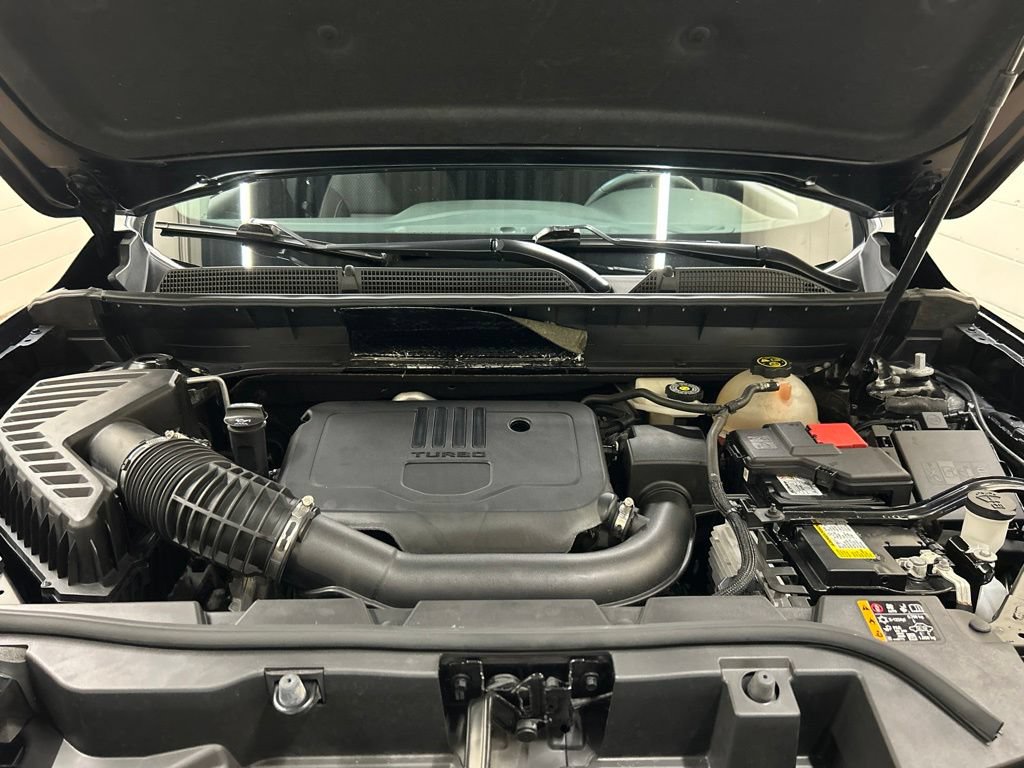 Used 2023 GMC Acadia SLE w/ Driver Convenience Package FWD image 18