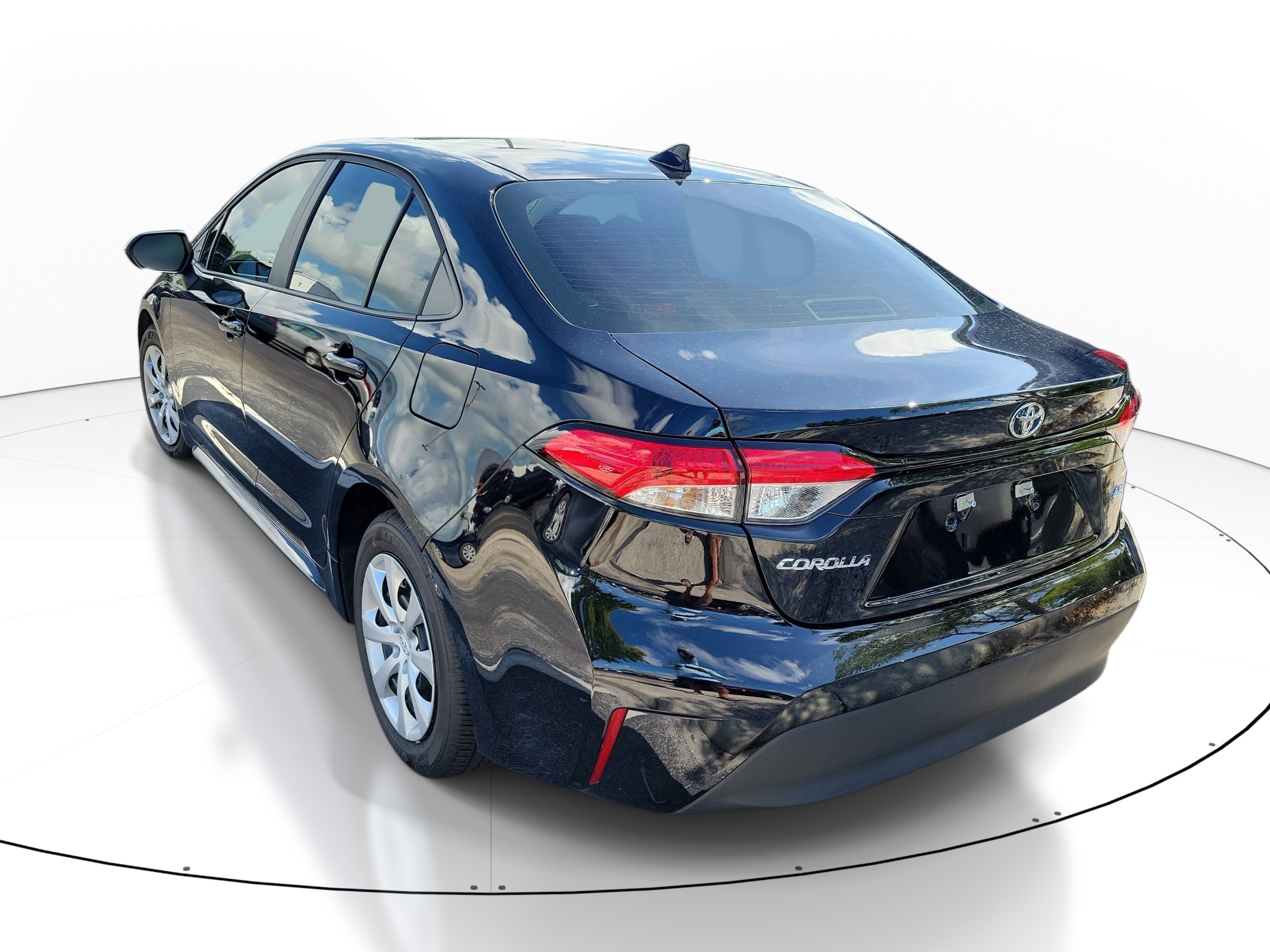 Certified 2026 Toyota Corolla LE FWD image 4