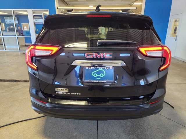 Certified 2022 GMC Terrain SLE w/ Driver Convenience Package image 3
