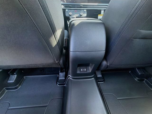 New 2026 Hyundai Tucson SE w/ Tow & Go Package FWD image 31