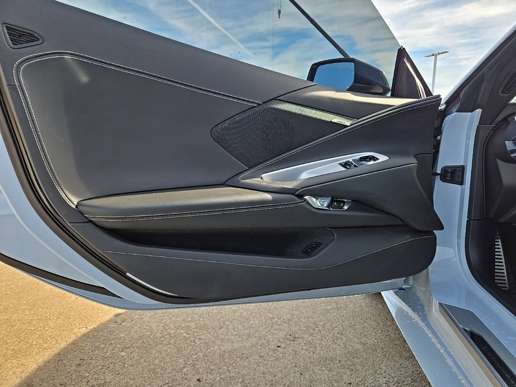 Used 2023 Chevrolet Corvette Stingray Coupe w/ Z51 Performance Package image 11