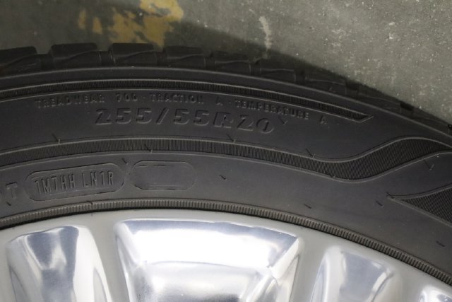 Used 2021 Ford Explorer Limited w/ Equipment Group 301A AWD/4WD image 38