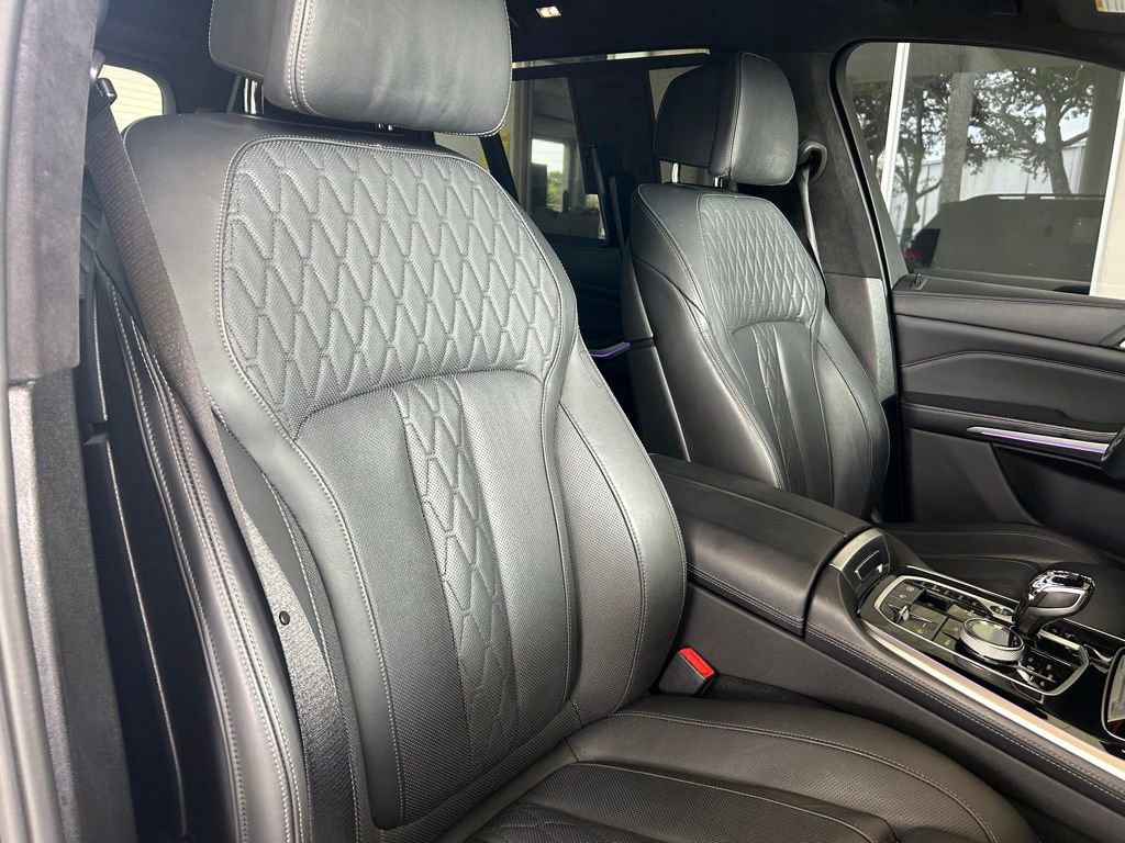 Used 2021 BMW X7 M50i AWD/4WD image 24