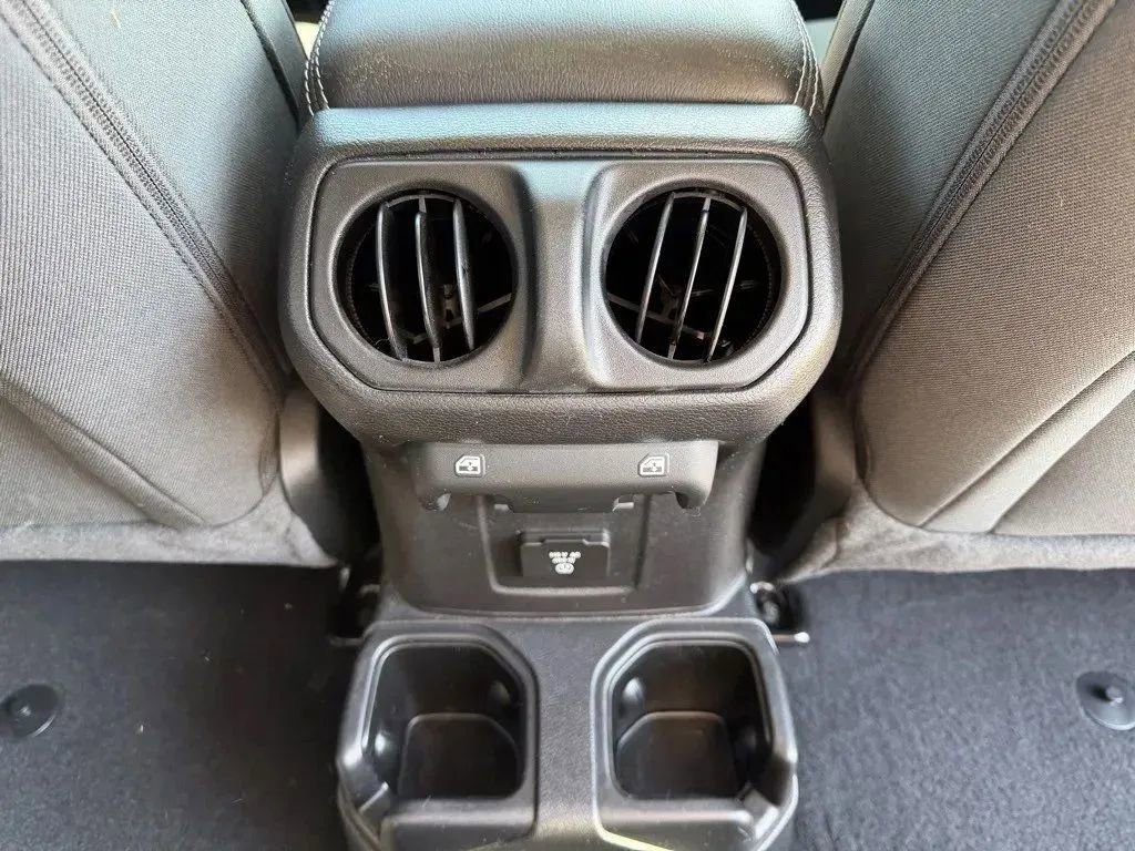 Used 2021 Jeep Gladiator Overland w/ Uconnect 4C Nav & Sound Group AWD/4WD image 31