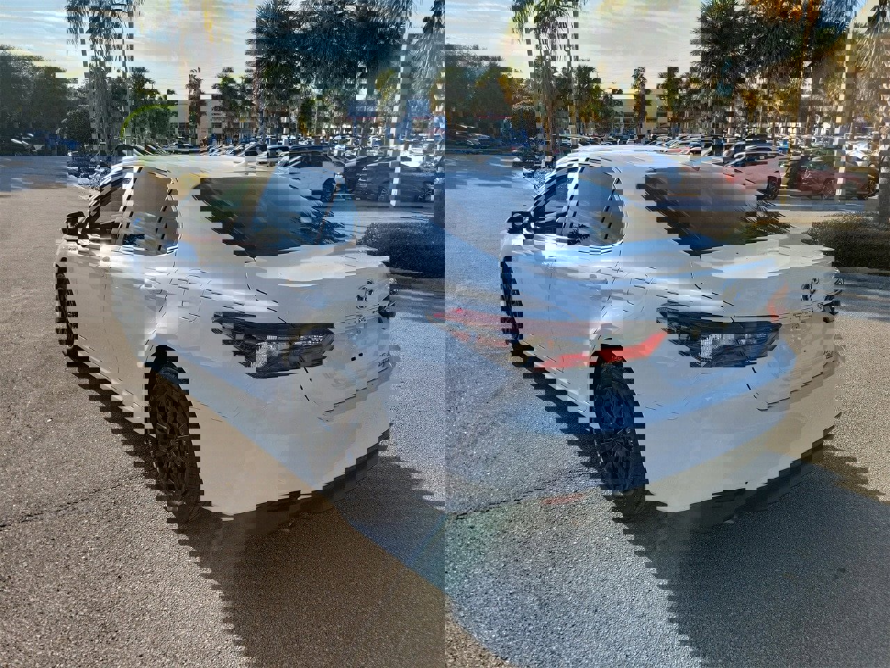 Used 2021 Toyota Camry LE image 4