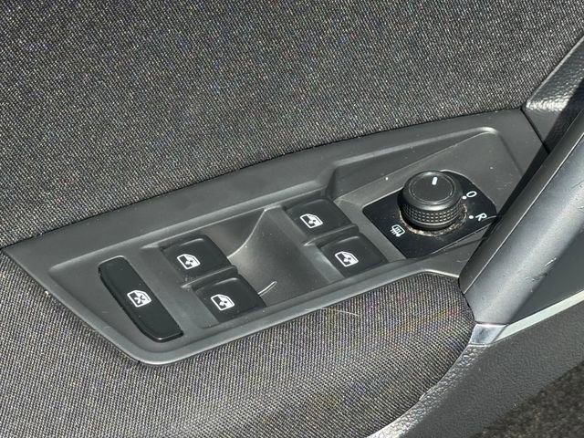 Used 2018 Volkswagen Tiguan S FWD image 27