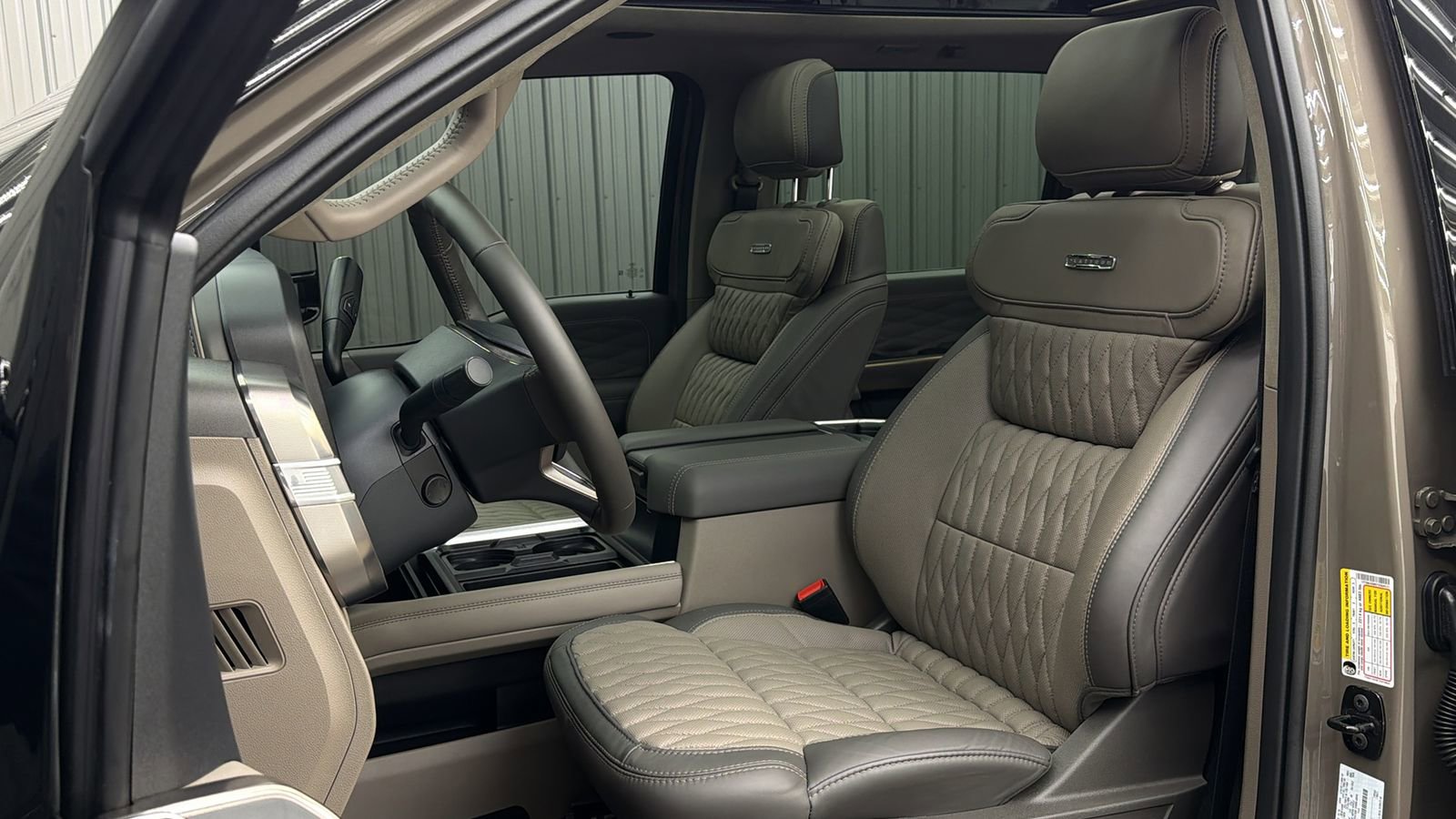 Used 2026 Ford F450 Platinum w/ Platinum Plus Package image 35