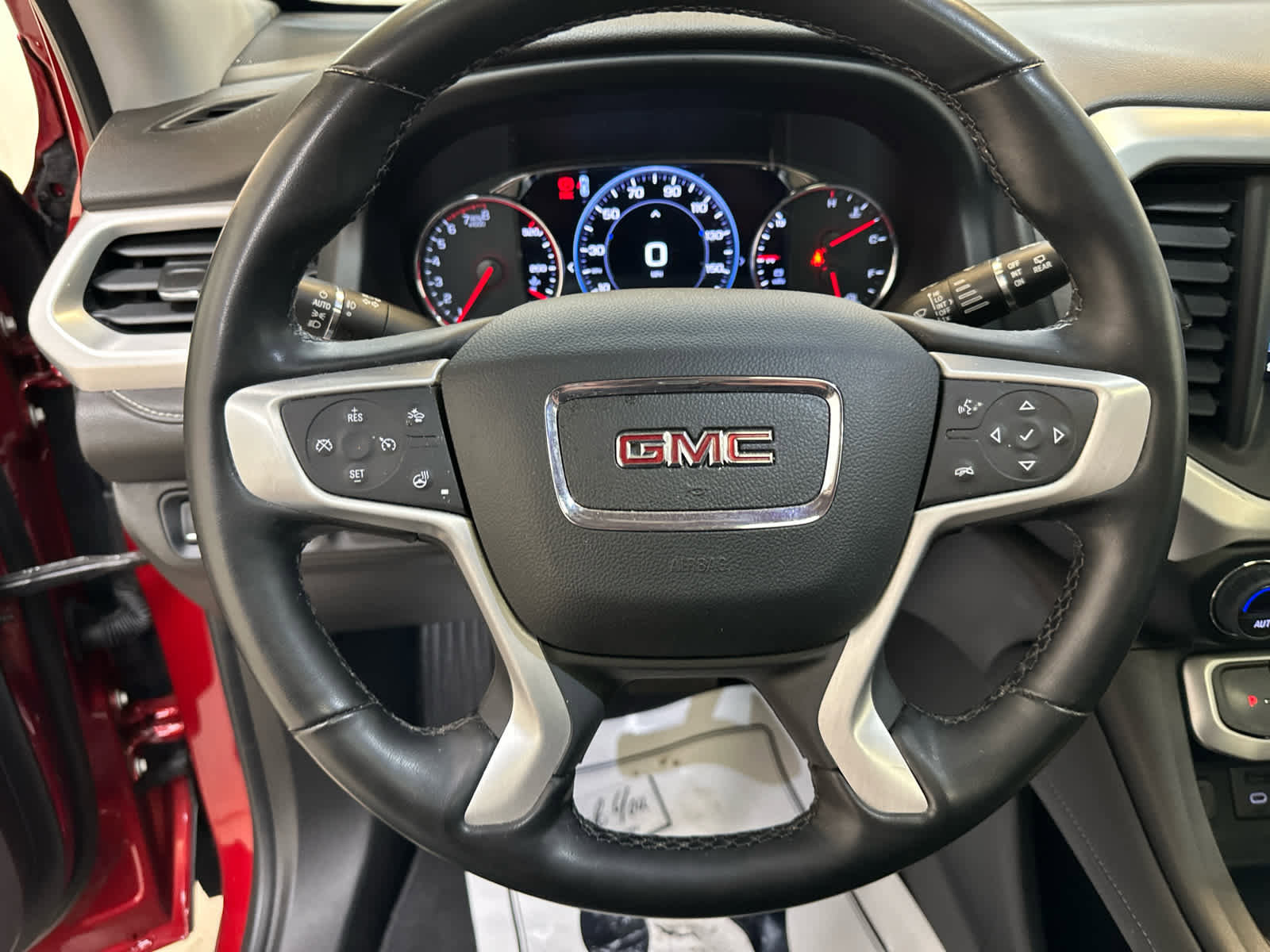 Used 2023 GMC Acadia SLT w/ Technology Package image 22