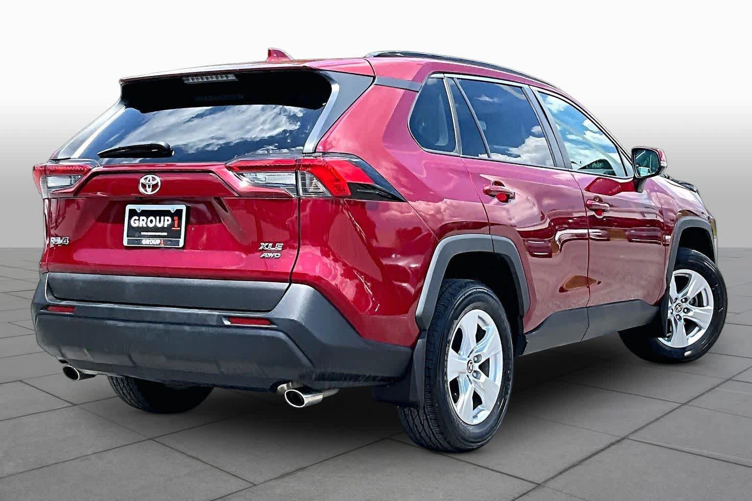Used 2021 Toyota RAV4 XLE w/ Convenience Package AWD/4WD image 13