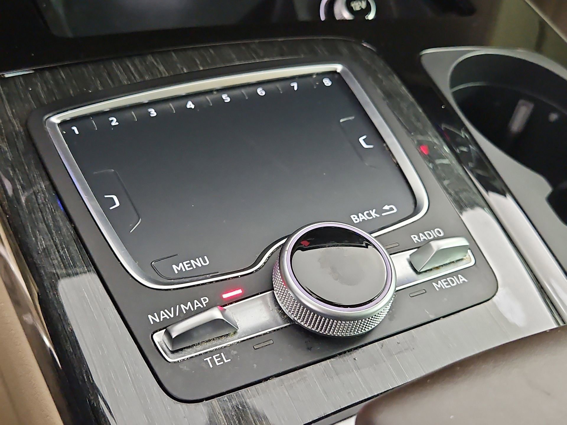 Used 2017 Audi Q7 3.0T Premium Plus w/ Premium Plus Package image 39