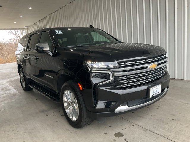 Used 2024 Chevrolet Suburban Premier image 26