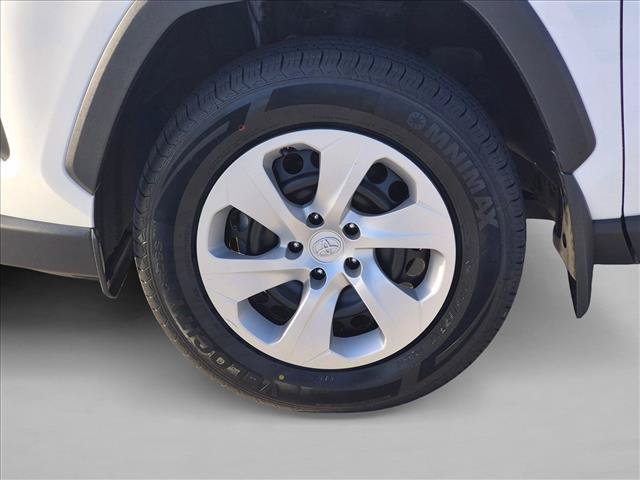 Certified 2024 Toyota RAV4 LE FWD image 22