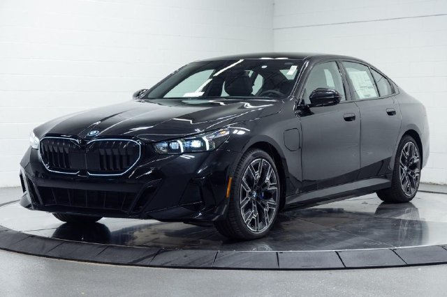 New 2027 BMW 550e xDrive w/ Executive Package AWD/4WD image 8