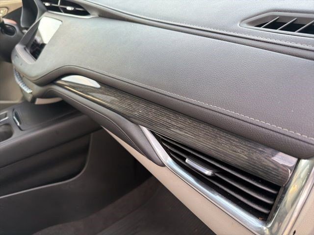 Used 2019 Cadillac XT4 Premium Luxury w/ Enhanced Visibility Package image 22