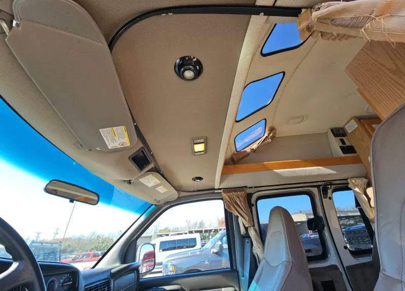 Used 2002 Chevrolet Express 3500 Extended w/ Preferred Equipment Group 2 image 8