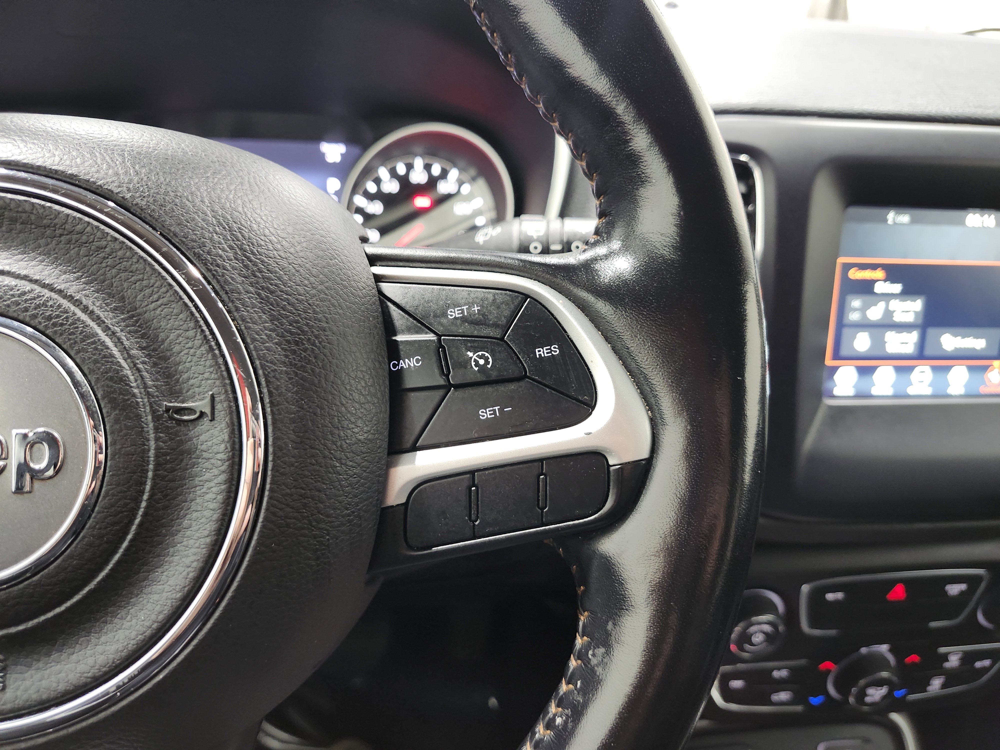 Used 2021 Jeep Compass Latitude w/ Convenience Group image 32