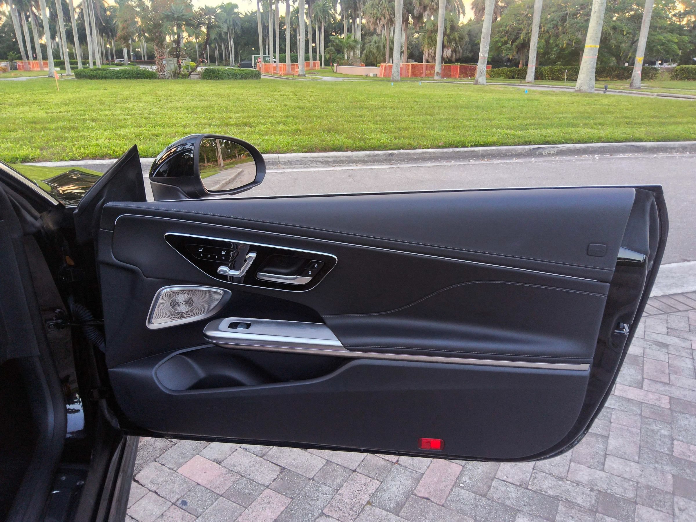 Used 2025 Mercedes-Benz CLE 300 4MATIC Cabriolet image 29
