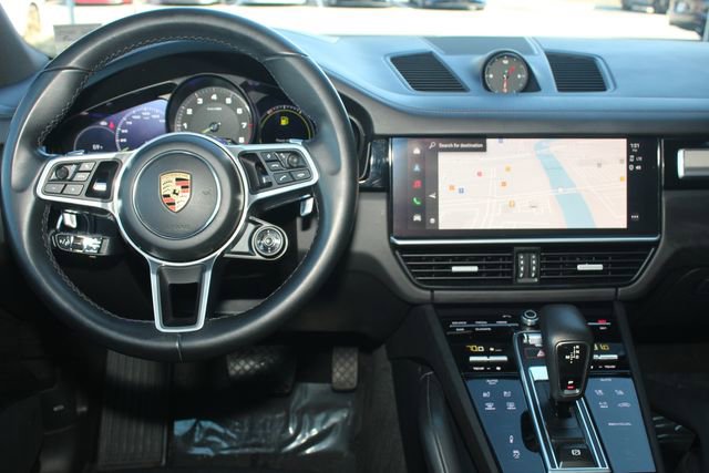 Certified 2023 Porsche Cayenne Platinum Edition w/ Assistance Package image 6