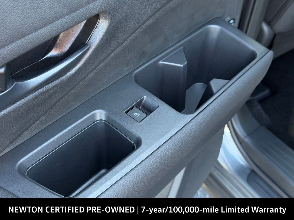 Used 2025 Nissan Pathfinder S FWD image 21