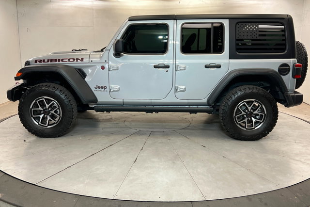 Used 2024 Jeep Wrangler Unlimited Rubicon w/ Technology Group image 2