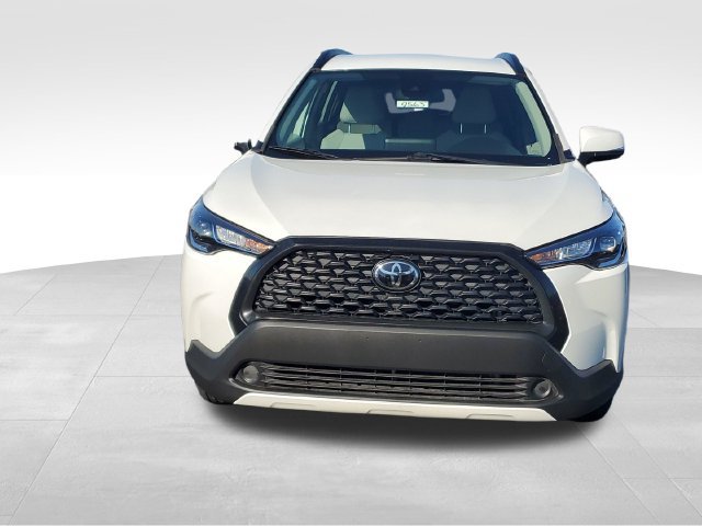 Used 2022 Toyota Corolla Cross LE FWD image 2
