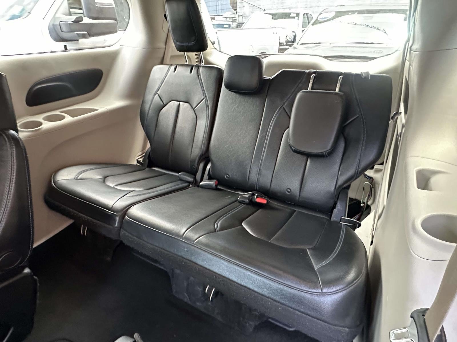 Certified 2021 Chrysler Pacifica Touring-L FWD image 13