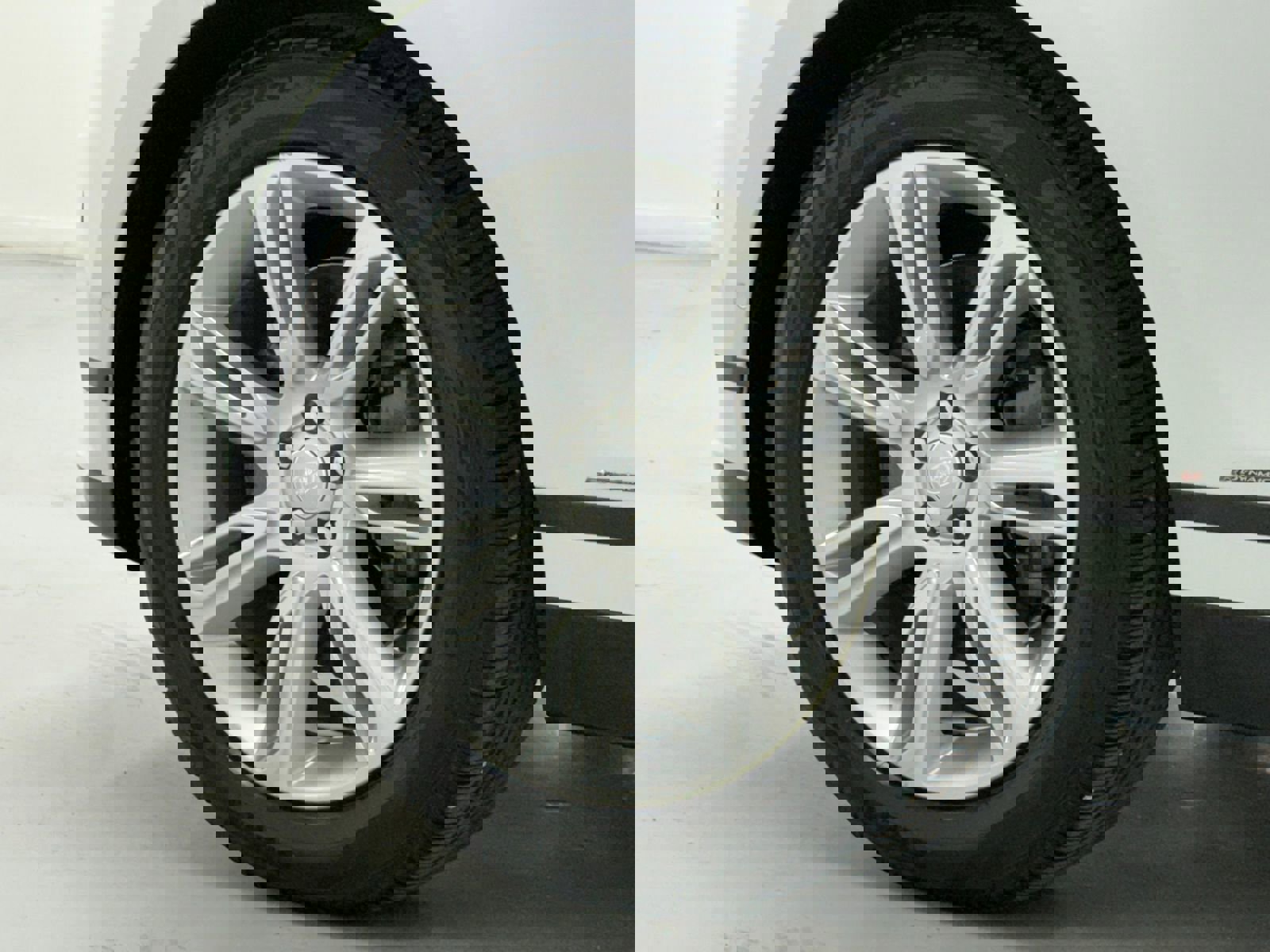 Used 2019 Land Rover Range Rover Velar R-Dynamic HSE image 49