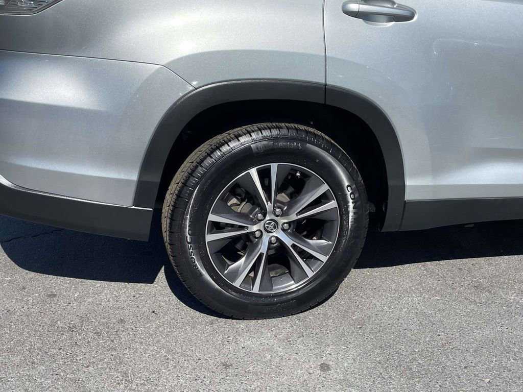 Used 2019 Toyota Highlander LE FWD image 8