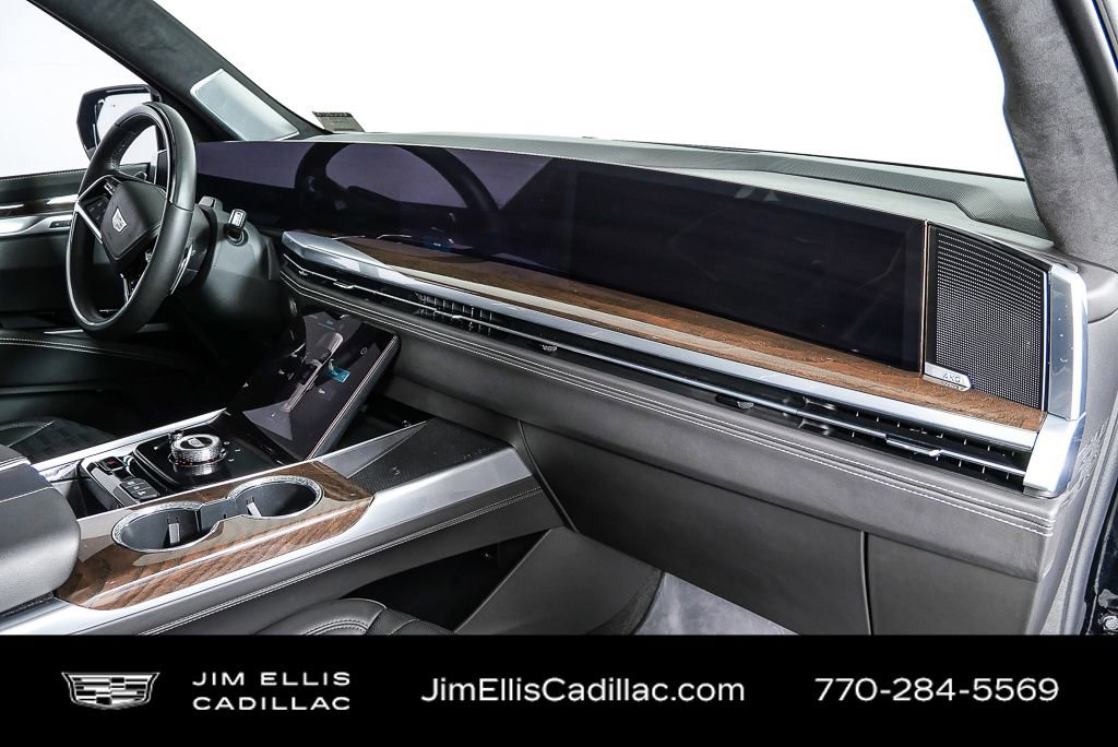 Used 2025 Cadillac Escalade Sport Platinum w/ LPO, ONYX Package image 27