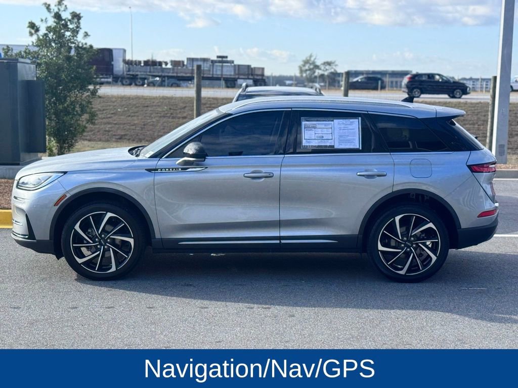 Used 2023 Lincoln Corsair Reserve image 3