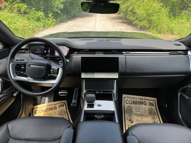 Certified 2025 Land Rover Range Rover SE AWD/4WD image 21