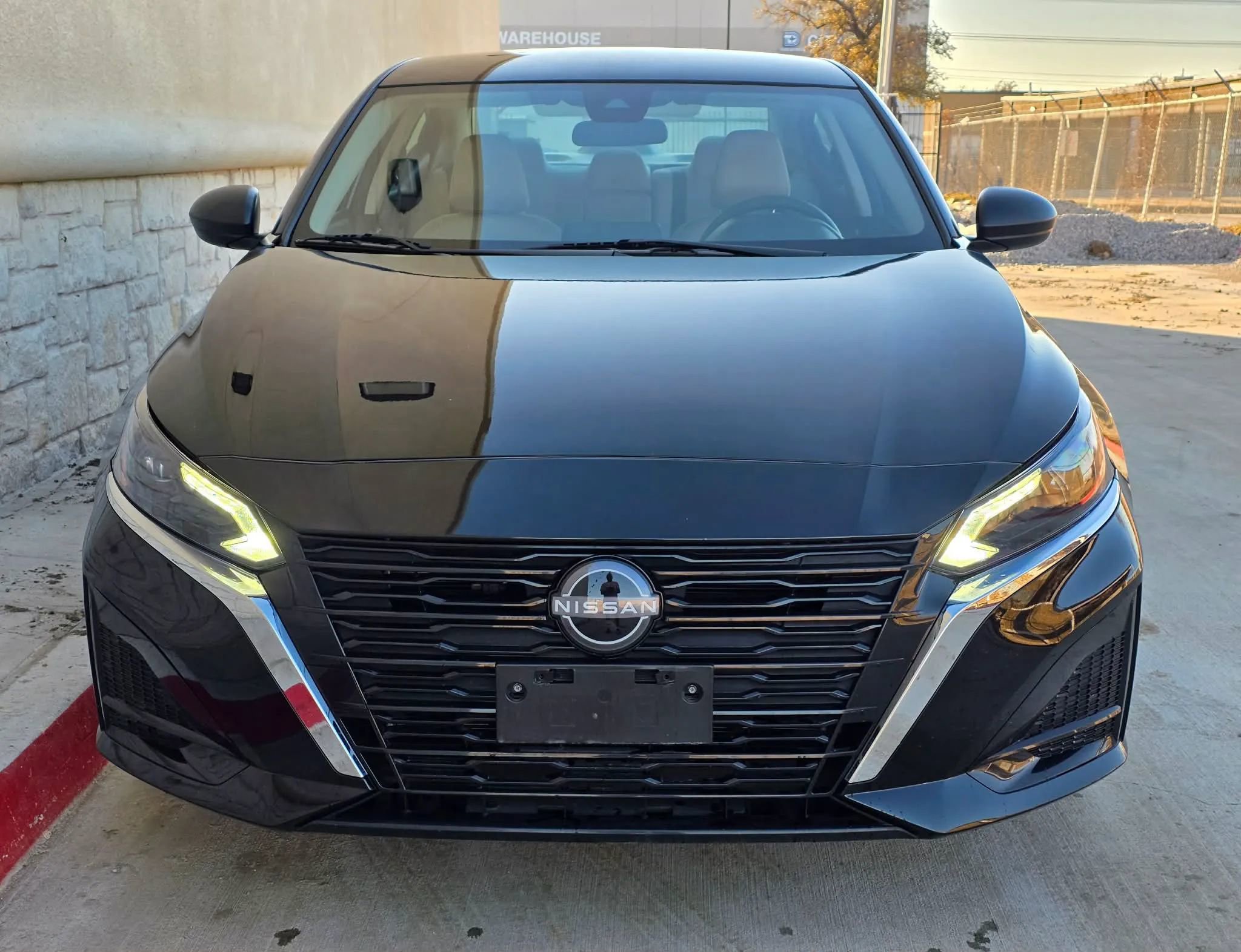 Used 2025 Nissan Altima 2.5 SV image 8