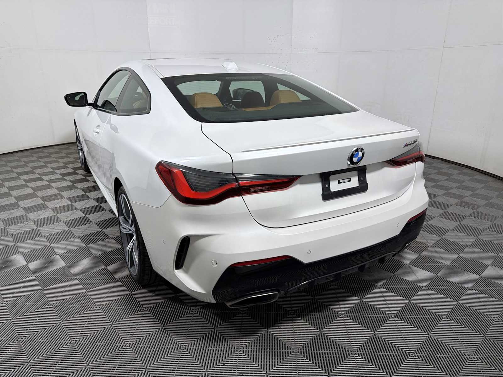 Used 2024 BMW 440i xDrive Coupe w/ Premium Package AWD/4WD image 5