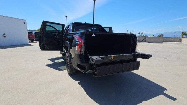 Used 2025 Chevrolet Silverado EV LT w/ LT Premium Package AWD/4WD image 7