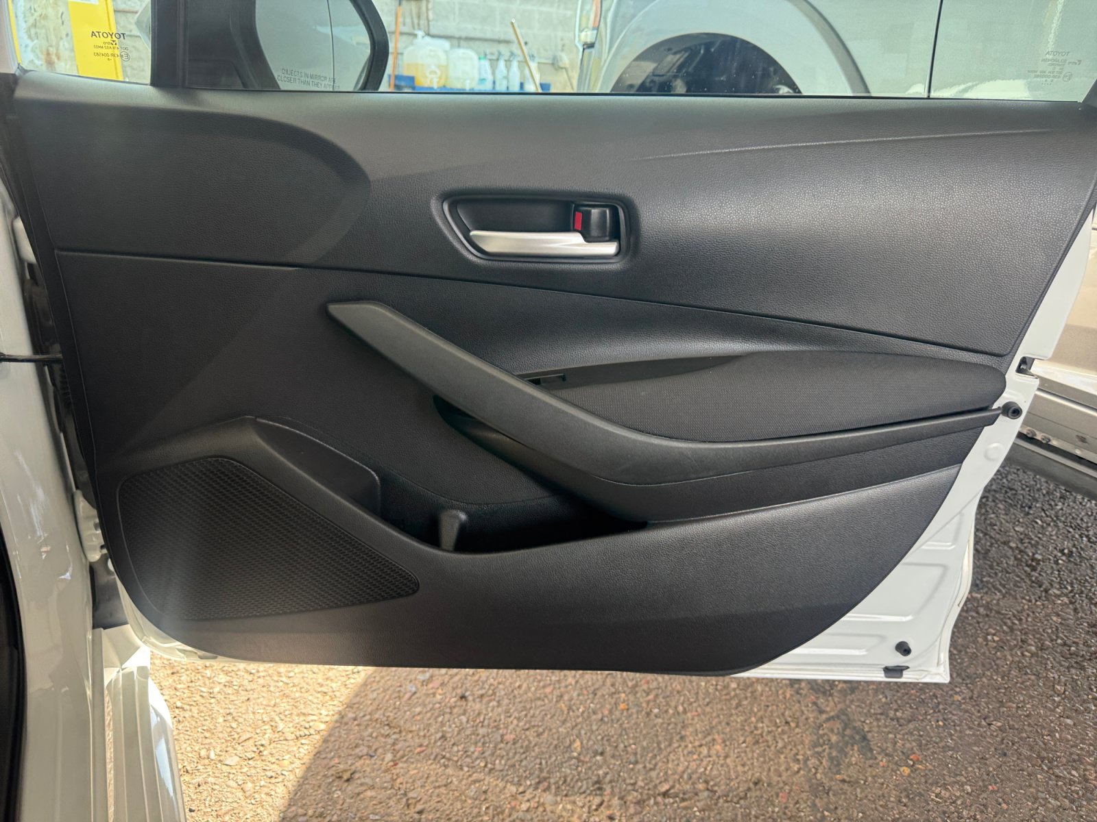 Used 2020 Toyota Corolla LE w/ Carpet Mat Package (TMS) FWD image 32