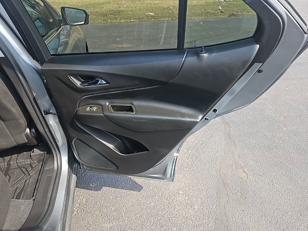 Used 2023 Chevrolet Equinox LT image 28