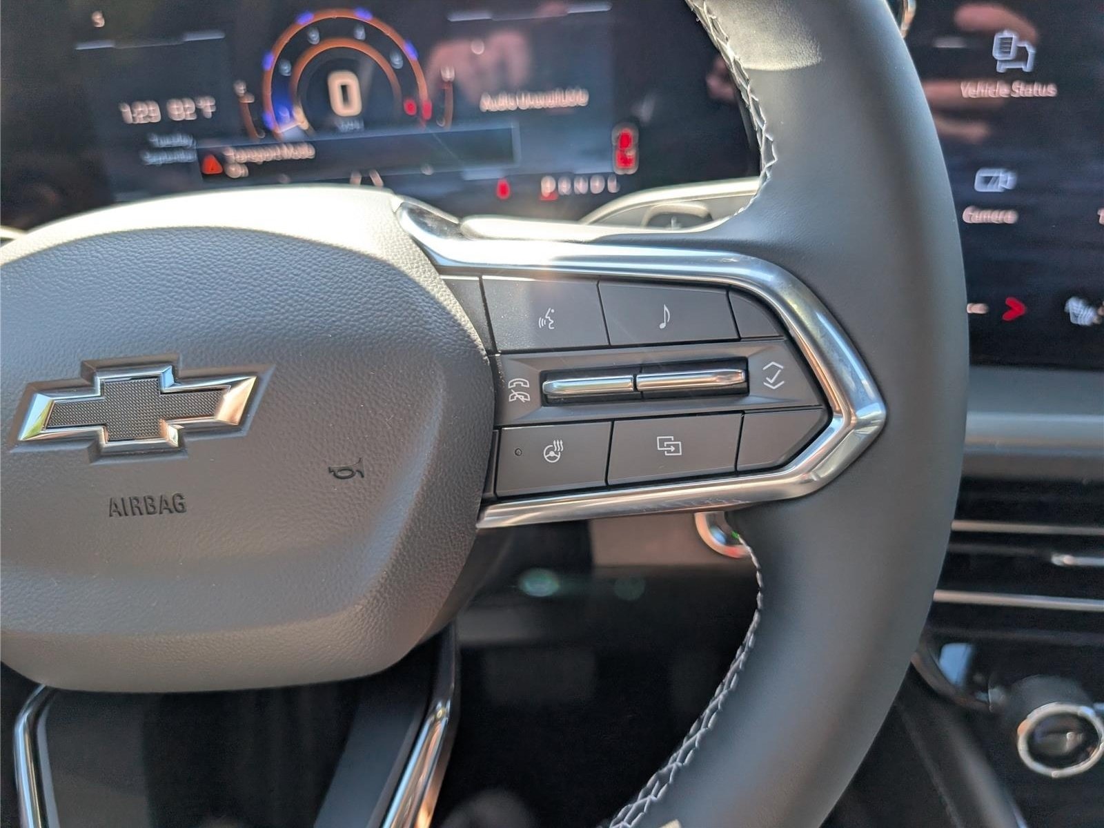New 2027 Chevrolet Traverse LT w/ Midnight/Sport Edition FWD image 21