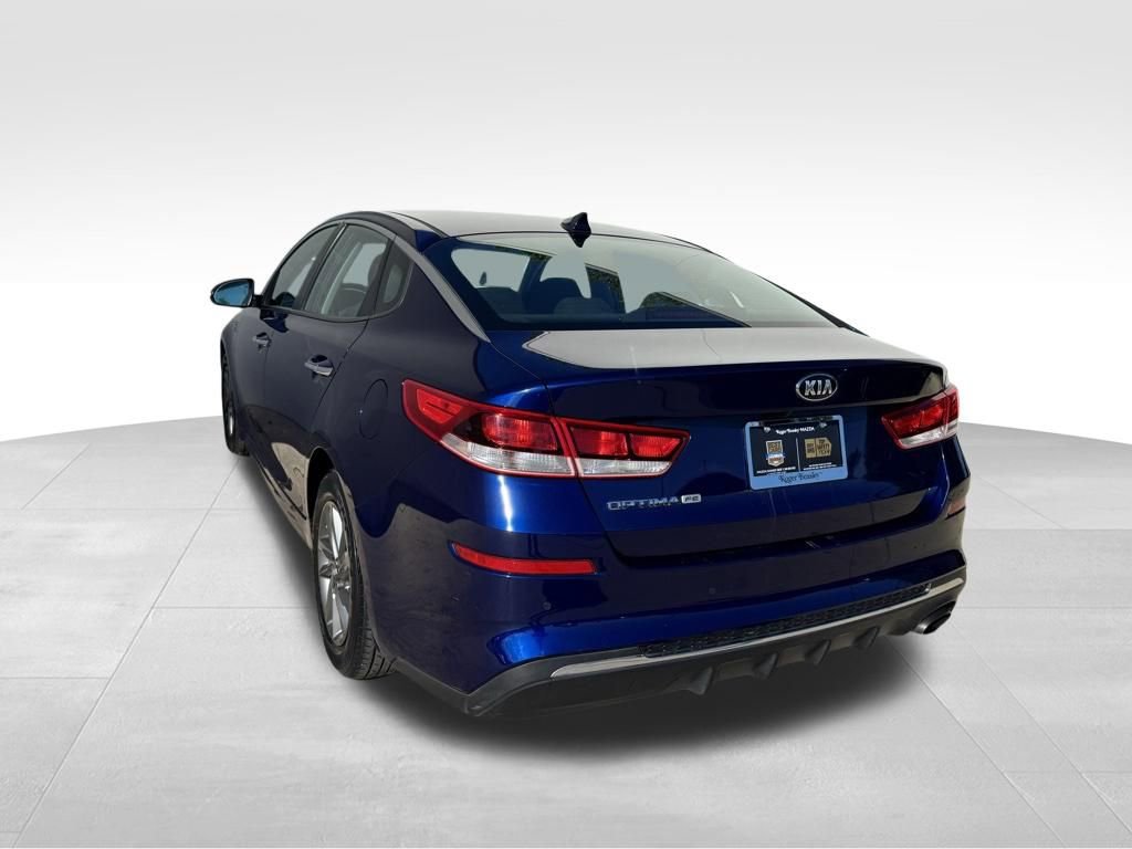 Used 2019 Kia Optima LX image 4