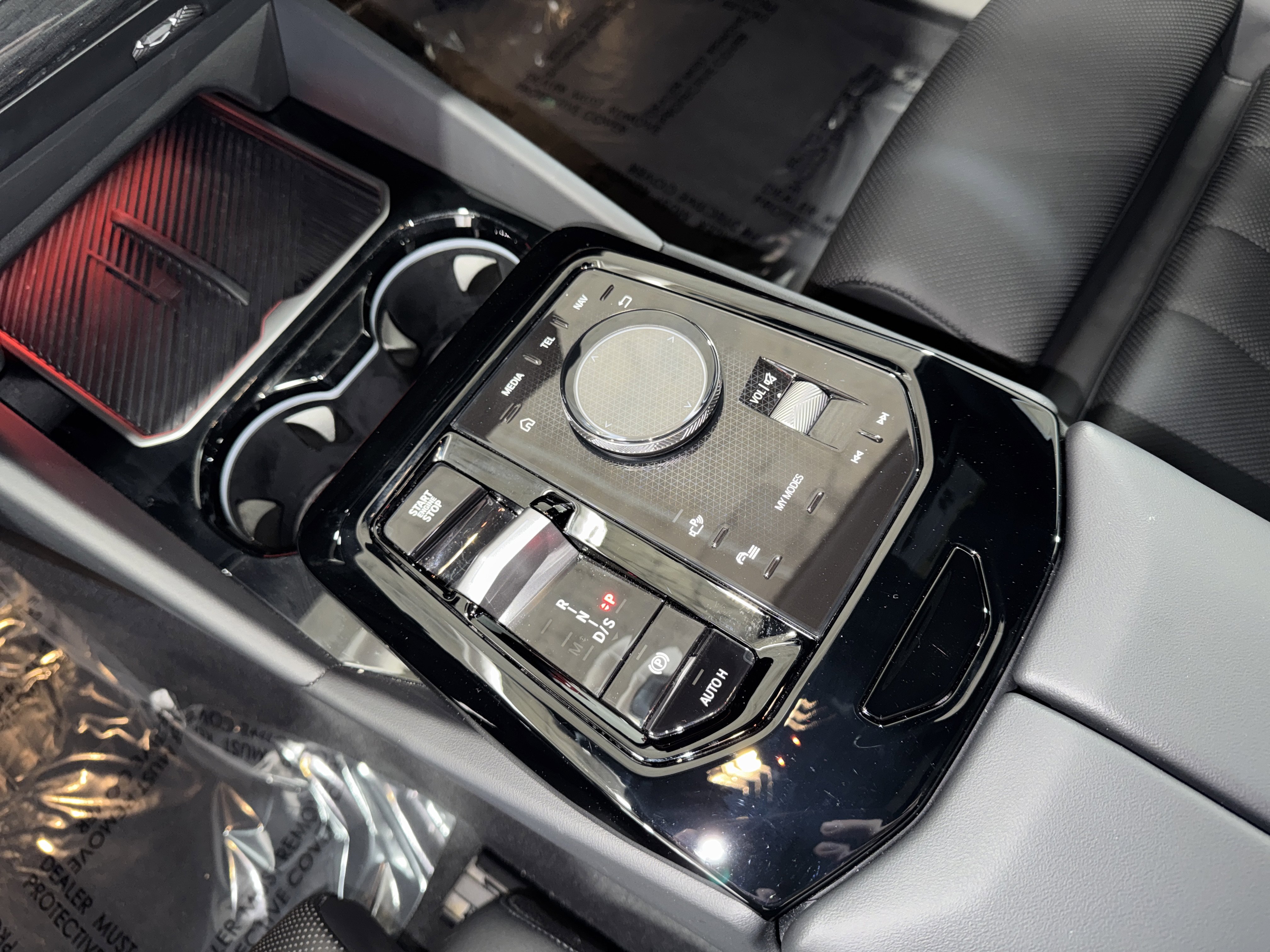 Used 2025 BMW 530i w/ M Sport Package image 28