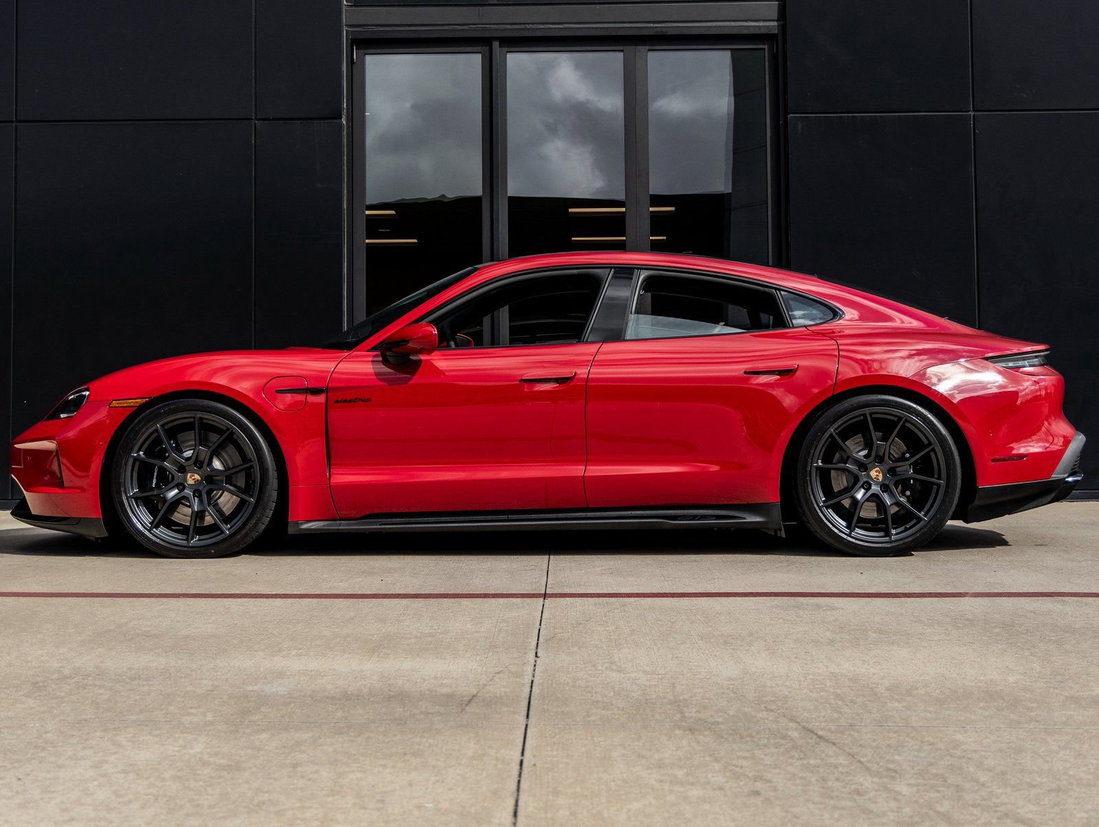 Used 2025 Porsche Taycan GTS image 2