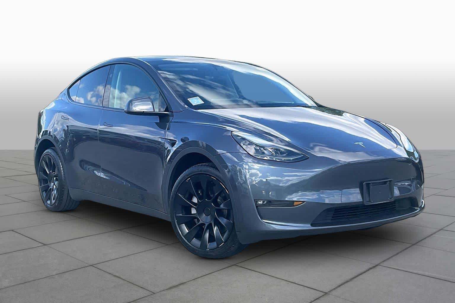 Used 2023 Tesla Model Y Long Range AWD/4WD image 2