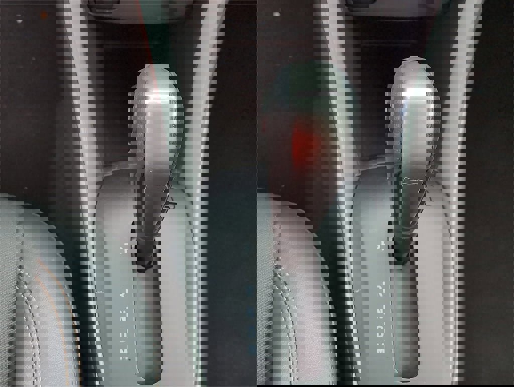 Certified 2022 Chevrolet Trax LT w/ LT Convenience Package image 17