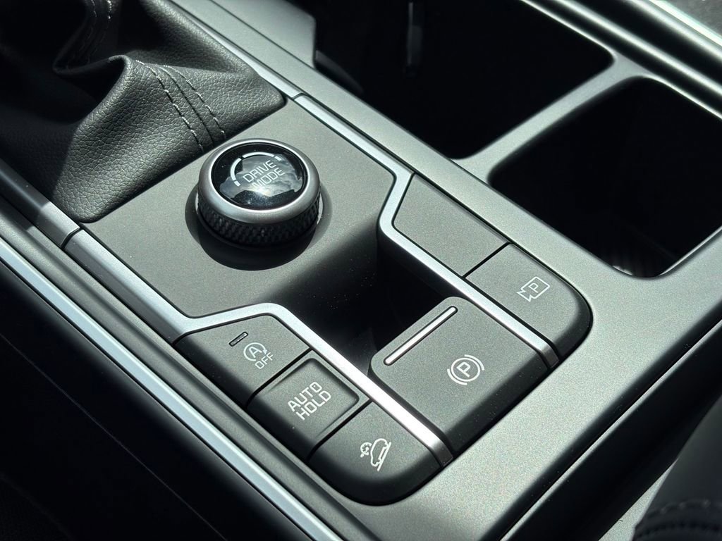 New 2026 Kia Sorento LX FWD image 25